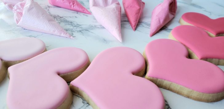 How to Dry Royal Icing Cookies Fast - The Frosted Kitchen
