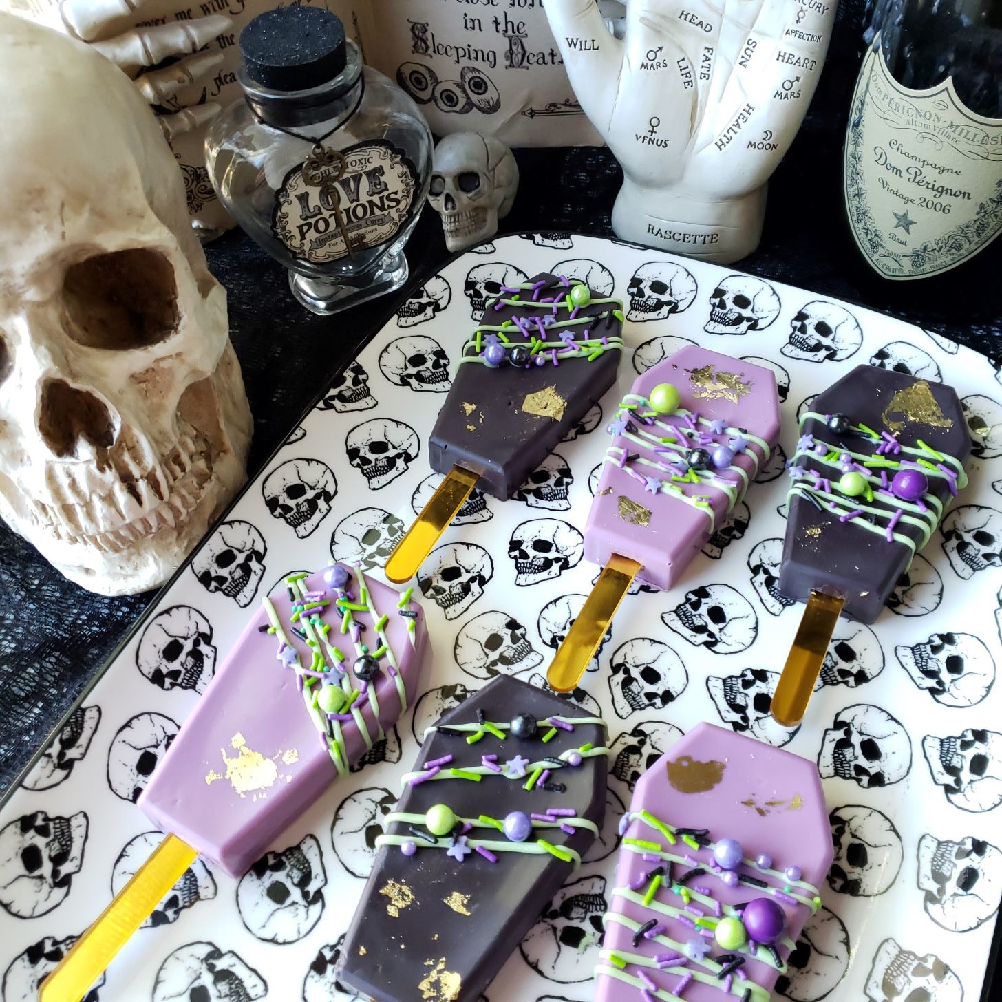 https://paperstreetparlour.com/wp-content/uploads/2022/09/coffin-cakesicle-square-rotated.jpg